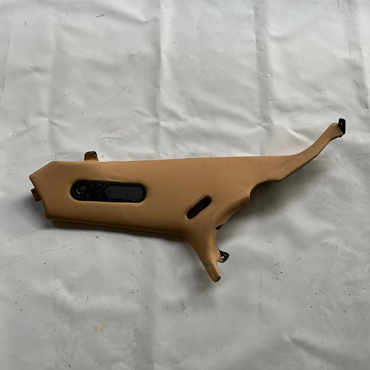 Maserati Quattroporte 4&nbsp;REAR RH PILLAR (BEIGE LEATHER) - 379152306