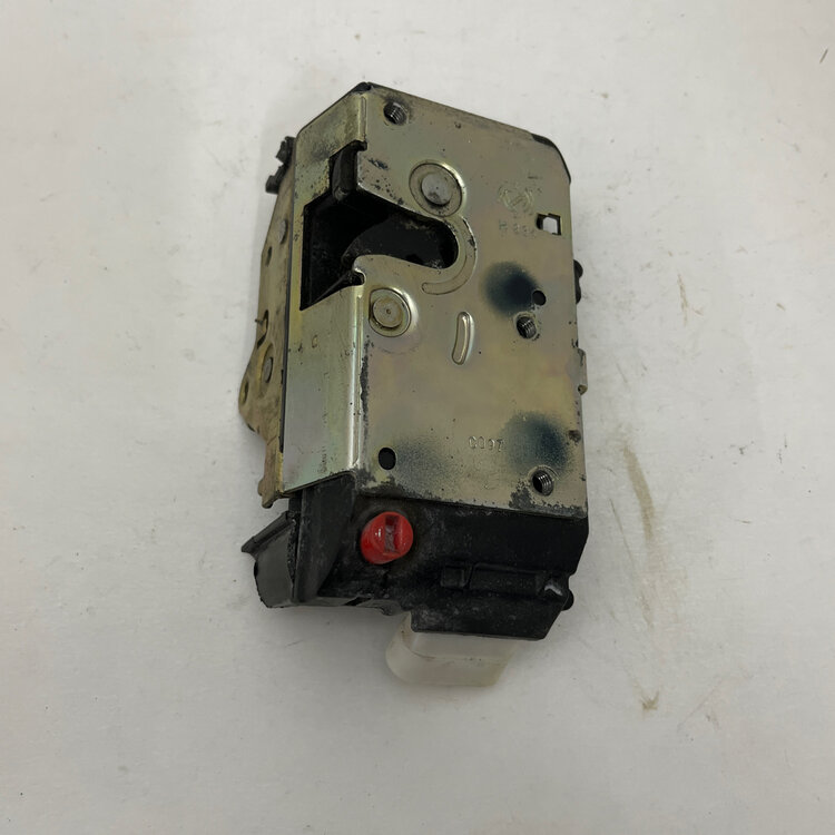 Maserati Quattroporte 4 Rear lock right - 374500246