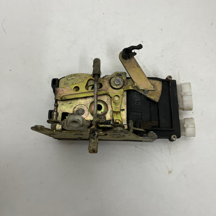 Maserati Quattroporte 4 front lock left - 374500145