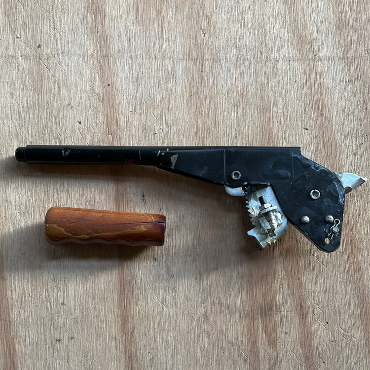 Maserati Quattroporte 4 handbrake handle - 328056110