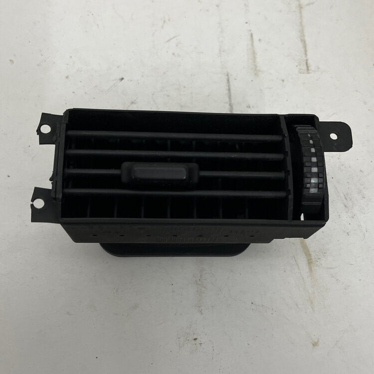 Maserati Quattroporte 4  Ventilation Nozzle 372308475 