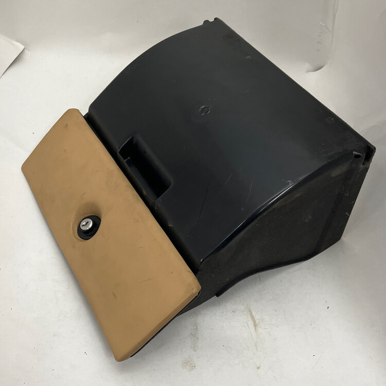 Maserati Quattroporte 4 - glove box  372308113