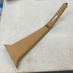 Maserati Quattroporte 4&nbsp;CENTRE LH PILLAR (BEIGE LEATHER) - 379151303