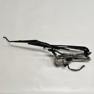 Maserati Quattroporte 5 Windshield wiper assembly