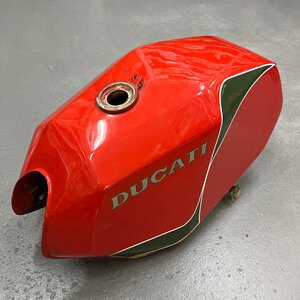 Ducati - Pantah - Red fuel tank - 066183200