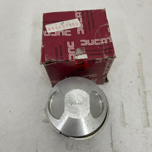Ducati Pantah 500 piston - 066047400