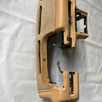 INSTRUMENT PANEL WITH PASSENGER AIRBAG SEATING (BEIGE LEATHER)-  379152419