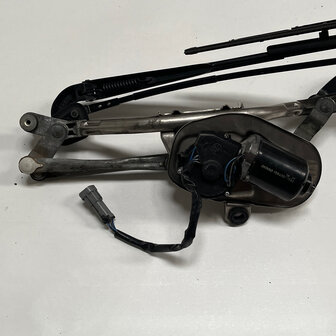 Maserati Quattroporte 5 Windshield wiper assembly