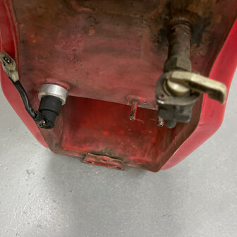 Ducati 750 900 sport Fuel Tank red -58610021AA