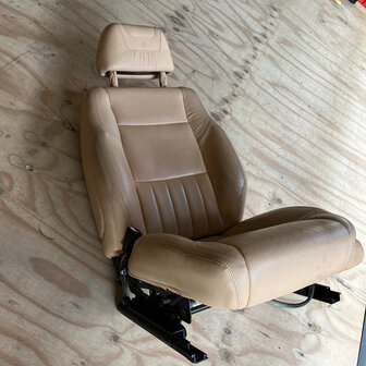 Maserati Quattroporte 4 Beige - FRONT LH SEAT ASSY - 376900033