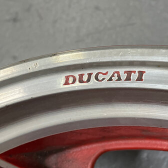 Ducati - oscam paso 750 sport Red version Rear wheel 5.00 x 16- 037020521