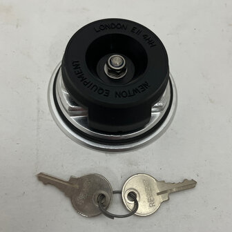 Ducati Paso F1 fuel tank cap and key - 067088560