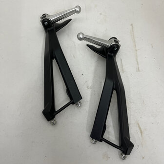 Ducati 848 1098 1198 footpeg holder set black - 82411481AB - 82411491AB