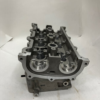 Maserati quattroporte 4 -RH CYlinder head-2.8 V6  588003200