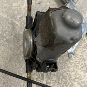 Maserati Quattroporte 4 window regulator right front door- 377700022