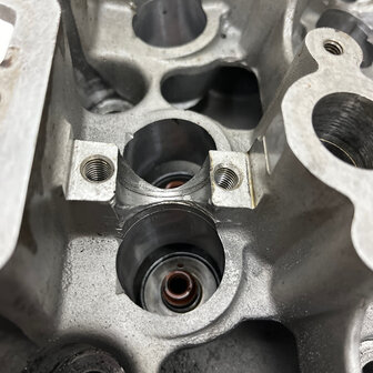Maserati quattroporte 4 -LH CYlinder head-2.8 V6  588003300
