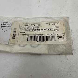 Ducati EMBLEM, RH MONSTER 695 - 43611741A