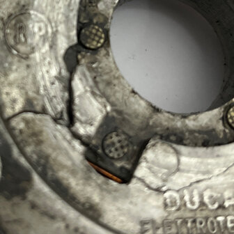 Ground plate, broken Ducati Classic