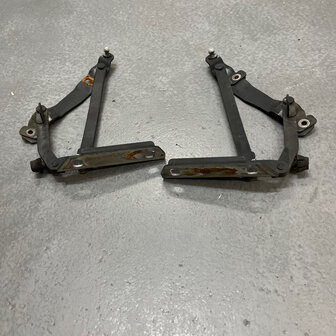 Maserati Quattroporte 4&nbsp;Tailgate Hinges - 374700105 374700106 first  type 