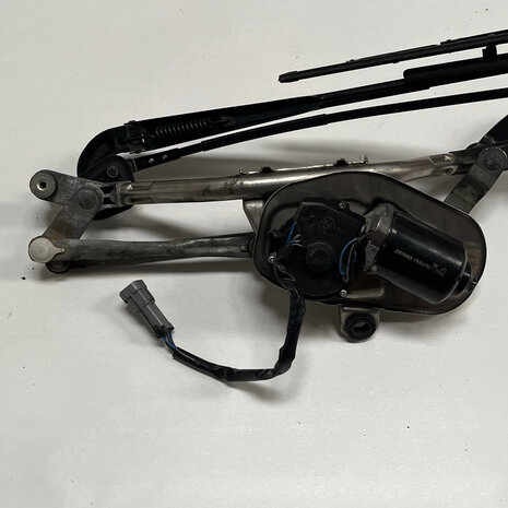 Maserati Quattroporte 5 Windshield wiper assembly