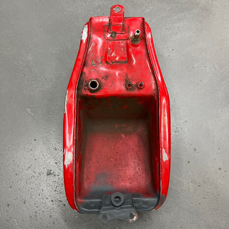 Ducati 750 900 sport Fuel Tank red -58610021AA