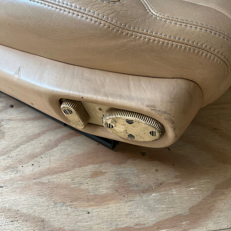 Maserati Quattroporte 4 Beige - FRONT RH SEAT ASSY - 376900034