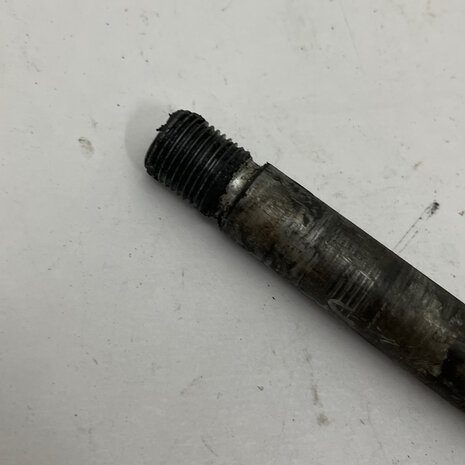 Ducati Paso front wheel axle - 037077330