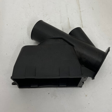 Maserati Quattroporte 4 Air duct - 365500110