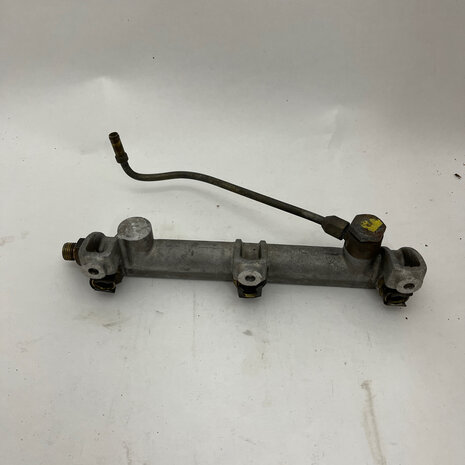 Maserati Quattroporte 4 LH manifold 495060100