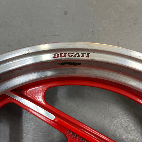 Ducati - paso 750 sport Red version Front wheel 3,75 x 16 - 037077155