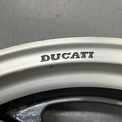 Ducati - oscam paso 750 sport silver grey version Rear wheel 5.00 x 16- 037020521