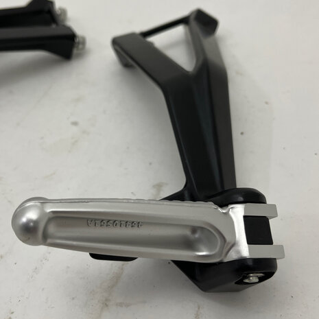 Ducati 848 1098 1198 footpeg holder set black - 82411481AB - 82411491AB