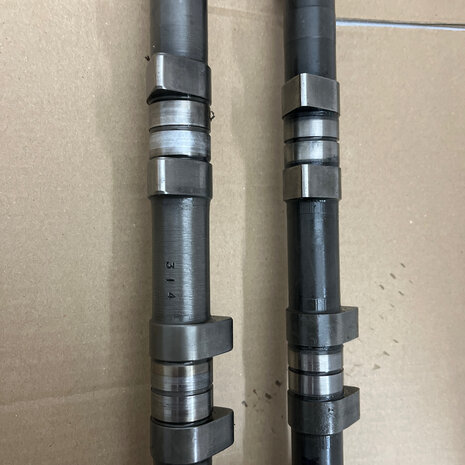 Maserati quattroporte 4 - EXHAUST CAMSHAFT, RH HEAD ASSY -  311053116