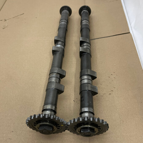 Maserati quattroporte 4 - EXHAUST CAMSHAFT, RH HEAD ASSY -  311053116