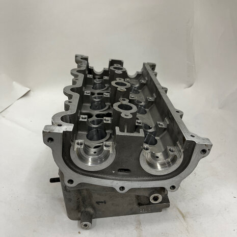 Maserati quattroporte 4 -RH CYlinder head-2.8 V6  588003200