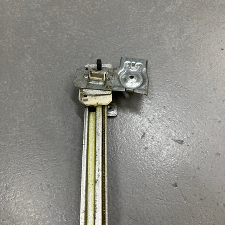 Maserati Quattroporte 4 '95 window regulator right rear door - 377705071