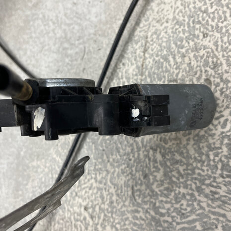Maserati Quattroporte 4 window regulator left front door - 377700021