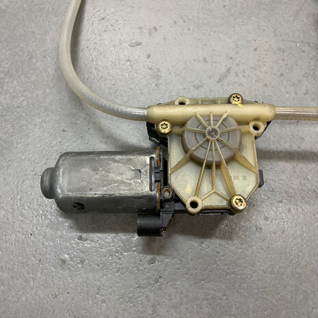 Maserati Quattroporte 4 '94 window regulator left rear door - 377705072