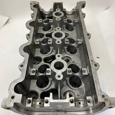 Maserati quattroporte 4 -LH CYlinder head-2.8 V6  588003300