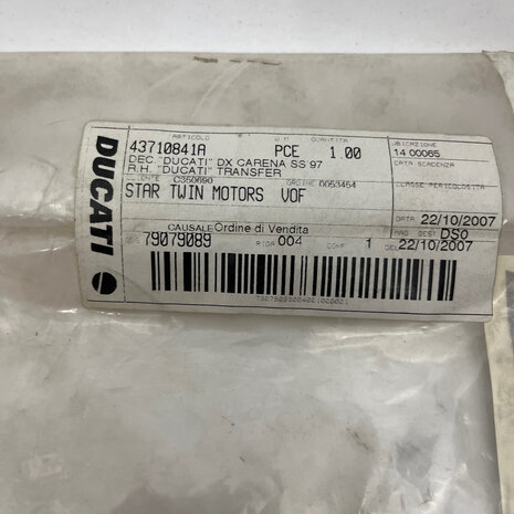 750 900 600 SS R.H. STICKER DUCATI - 43710841A