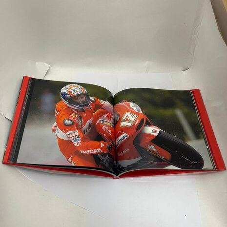 Ducati 2004  Official Yearbook  - 988933000