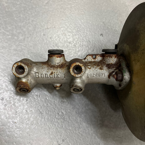 Maserati Quattroporte 4 - Brake booster with master cylinder  377430112